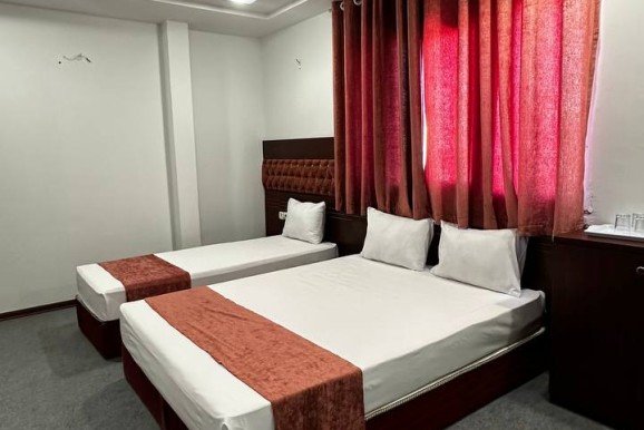 سه تخت استاندارد