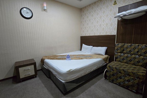 سه تخت استاندارد